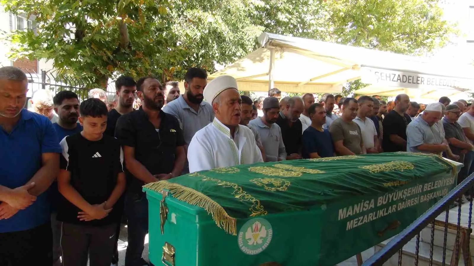 Motosikletli saldırı baba ve oğlu hayattan kopardı: Gözyaşları sel oldu