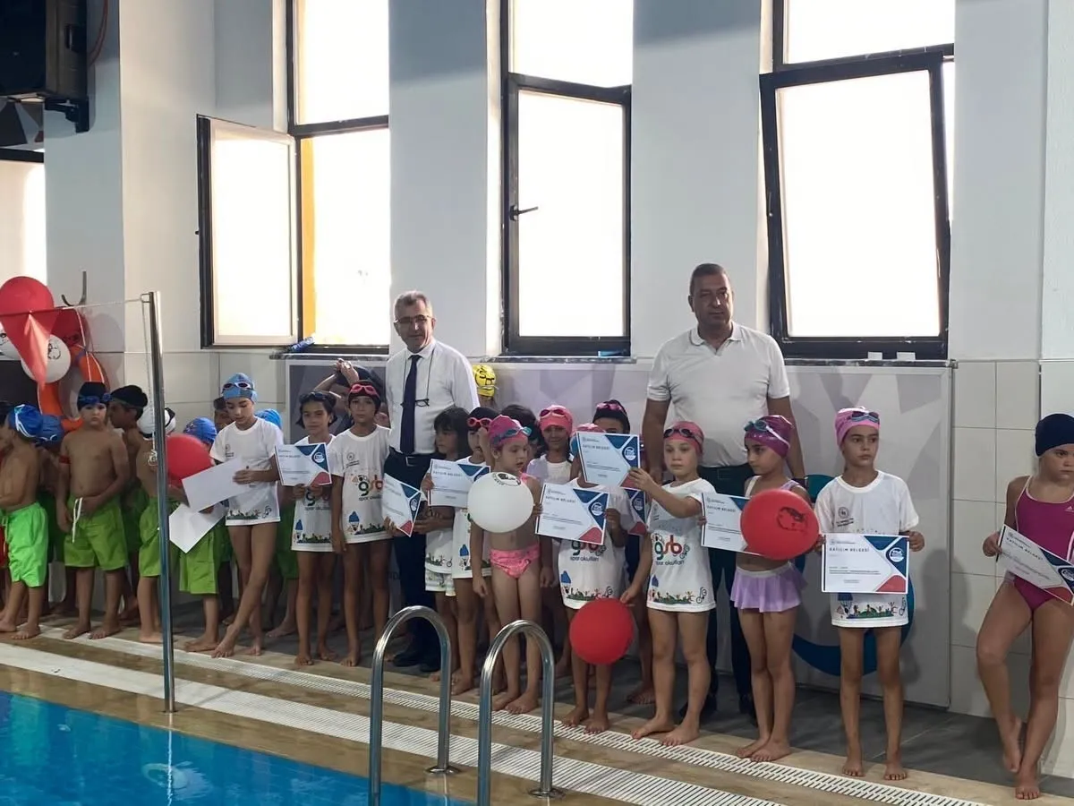 Söke’de kulaçlar başarıya atıldı: 160 öğrenci sertifikasına kavuştu