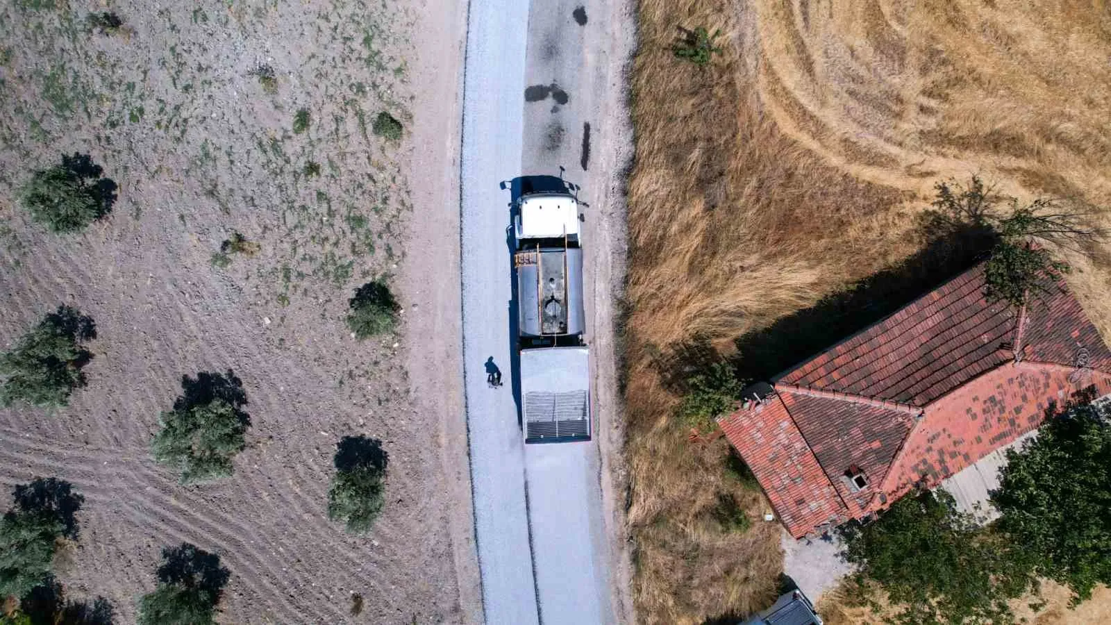 Soma’da ulaşım konforu ikiye katlanıyor: Kırsal yollarda hummalı çalışma