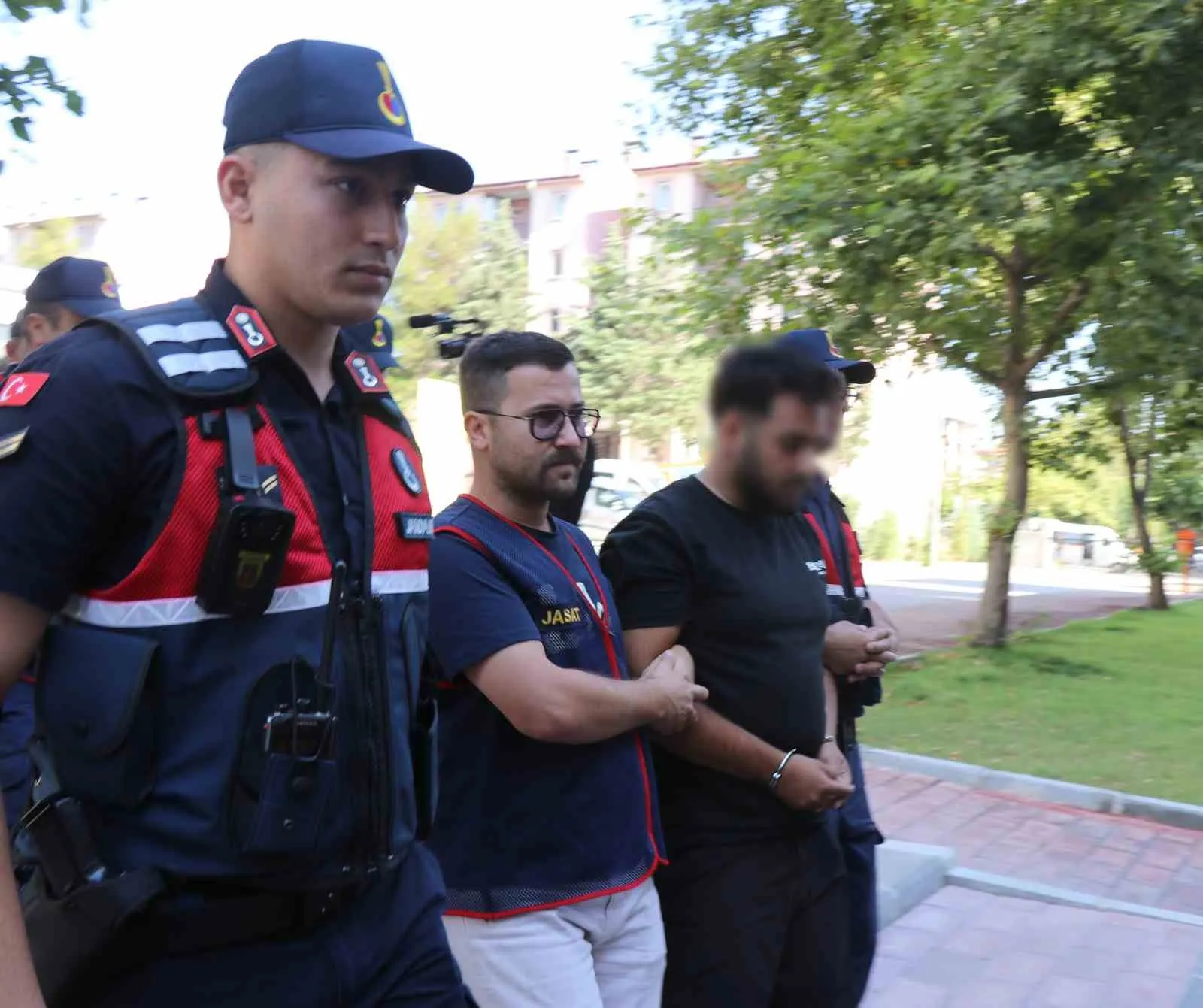 İnternetteki günlük iş ilanı tuzağı: 4,5 milyon liralık vurgun operasyonla bitti