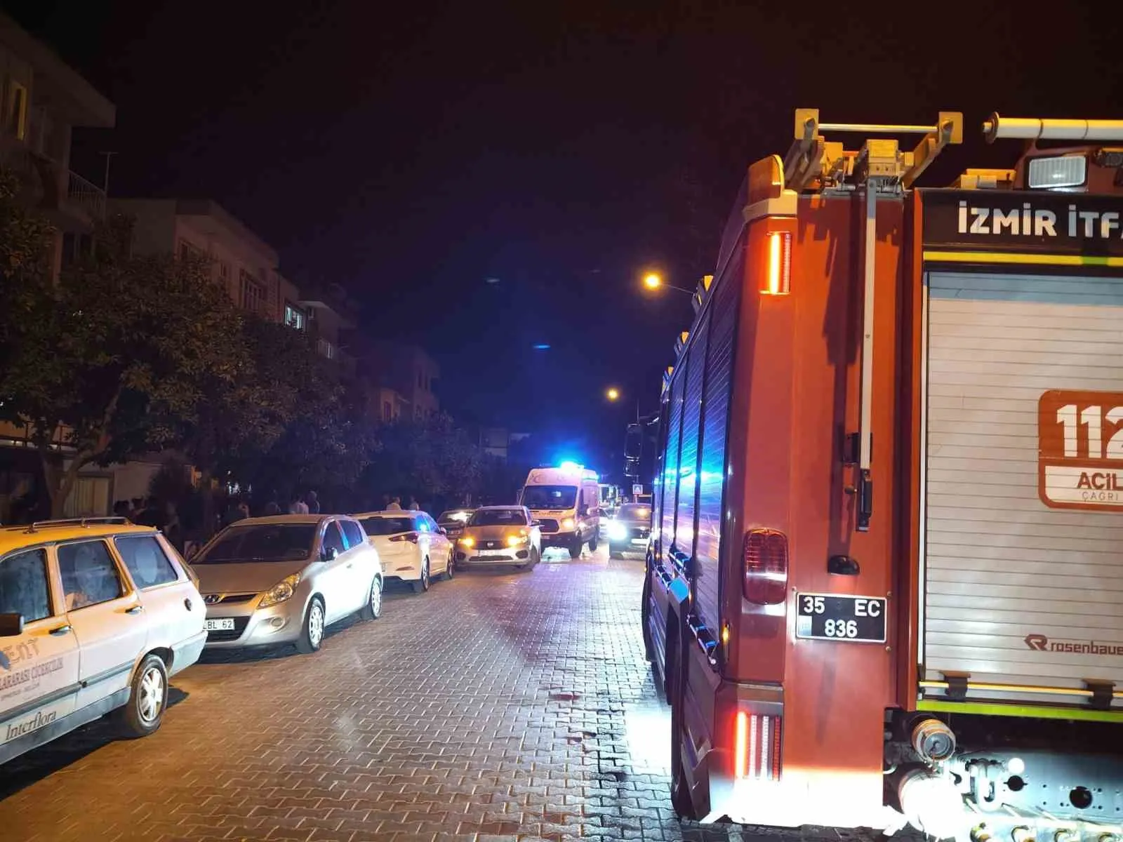 Selçuk’ta Emekli Öğretmenin Çatı Kontrolü Faciayla Bitti: Aydınlatma Boşluğuna Düştü