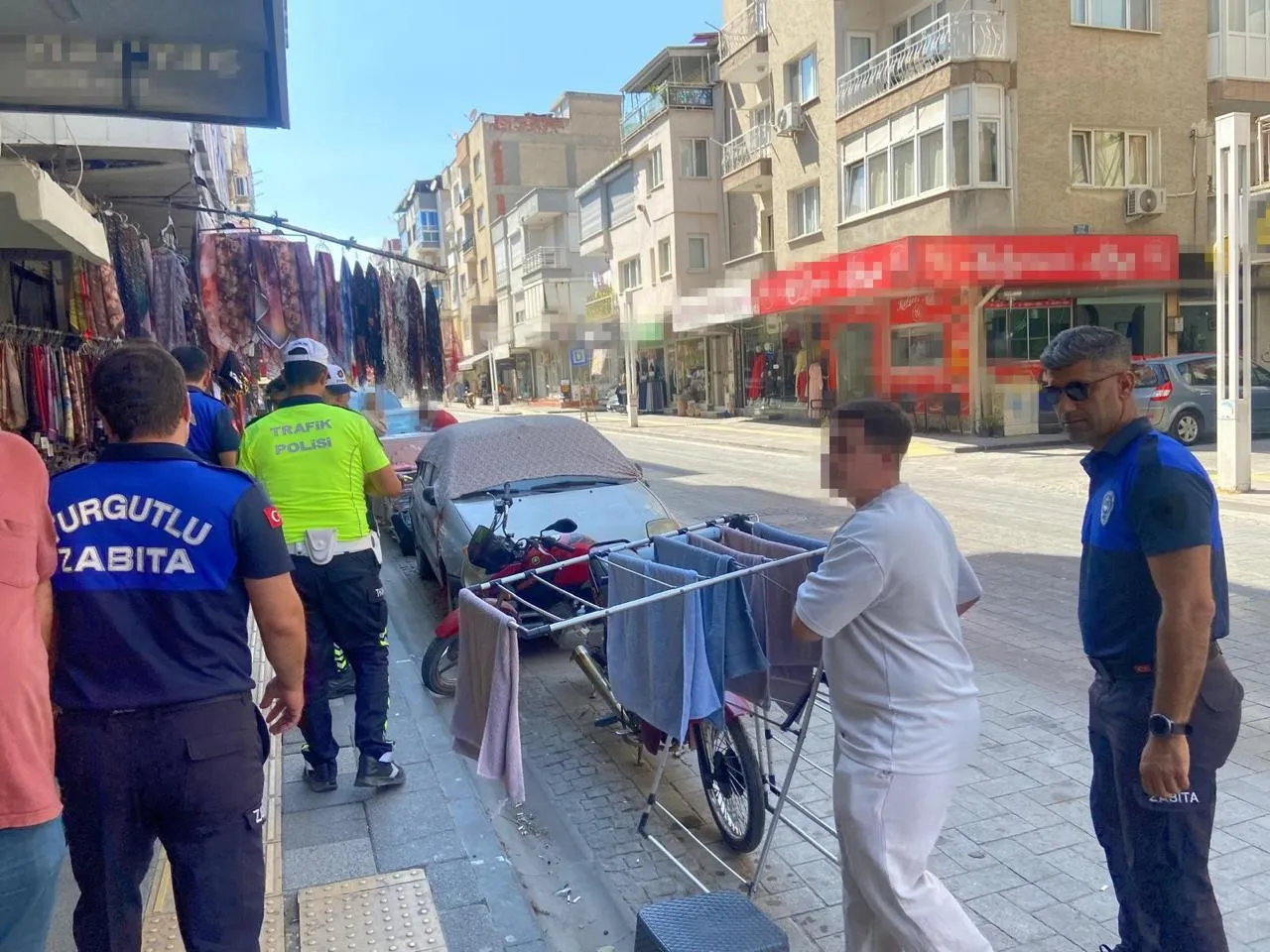 Turgutlu'da yaya öncelikli denetim mesaisi: Kaldırımlar yayalara kalacak