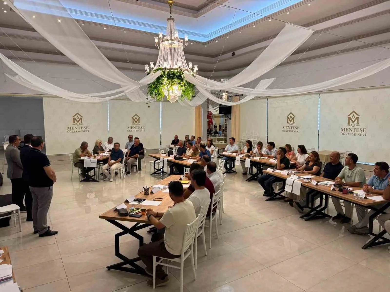 Menteşe’de eğitim yönetiminde yeni vizyon: Müdürlere kapsamlı seminer