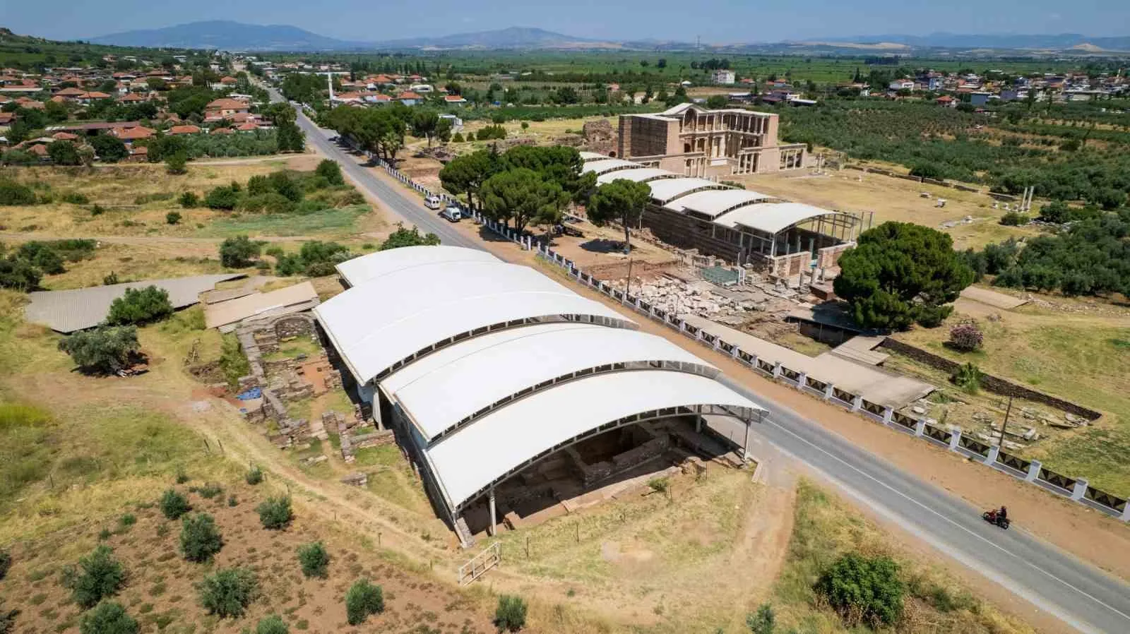 Lidya’nın Görkemli Suru, Çöken Asur’un Sırrını 2500 Yıl Sonra Araladı