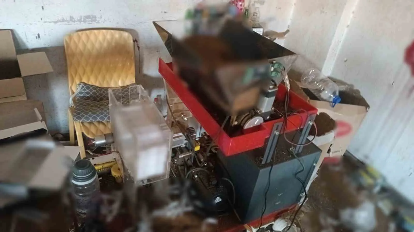 İzmir ve Manisa'da suç örgütlerine silah tedarik eden şebekeye darbe: 13 tutuklama talebi