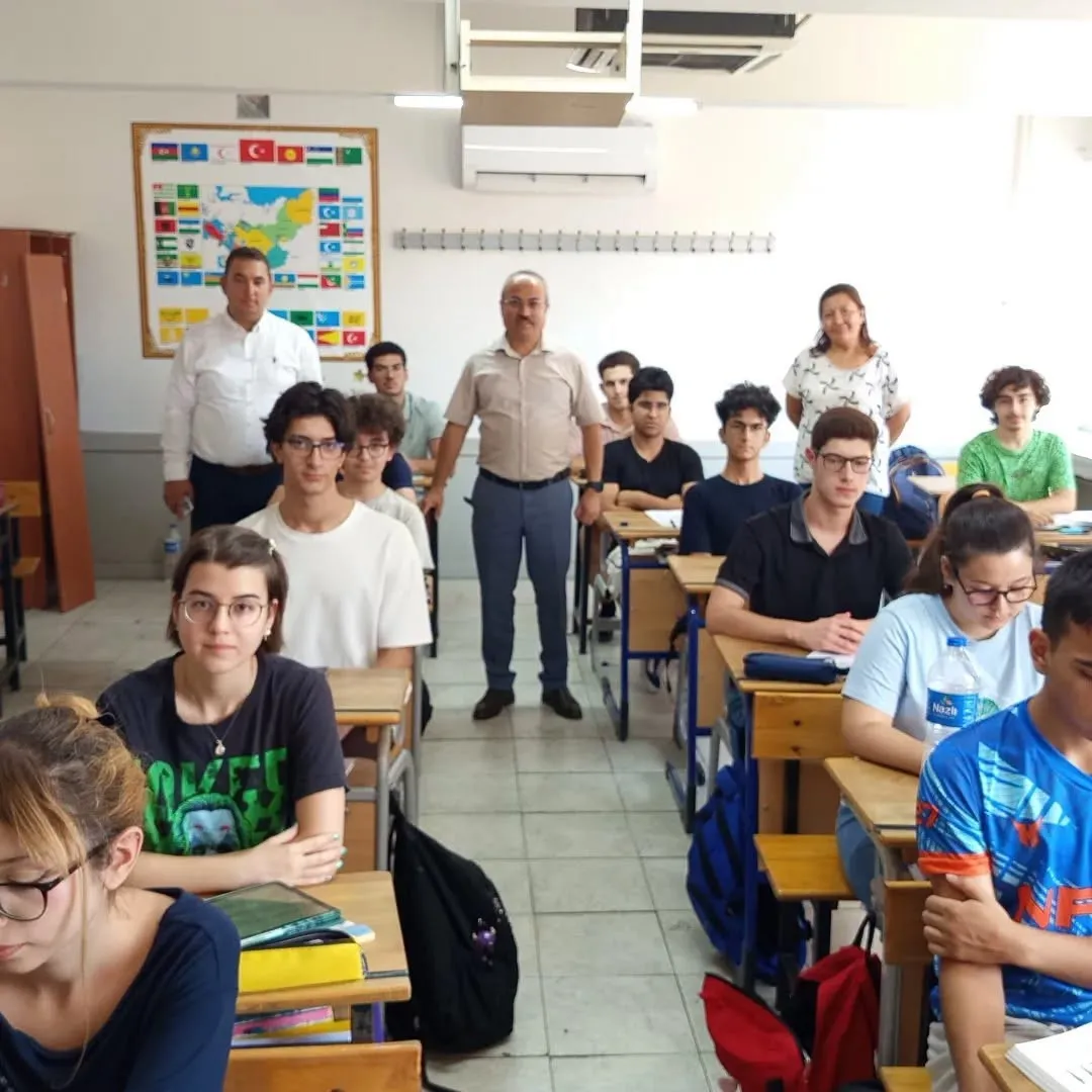 Nazilli'de egitim molasi yok: Gençler tatilde de basari için ter döküyor