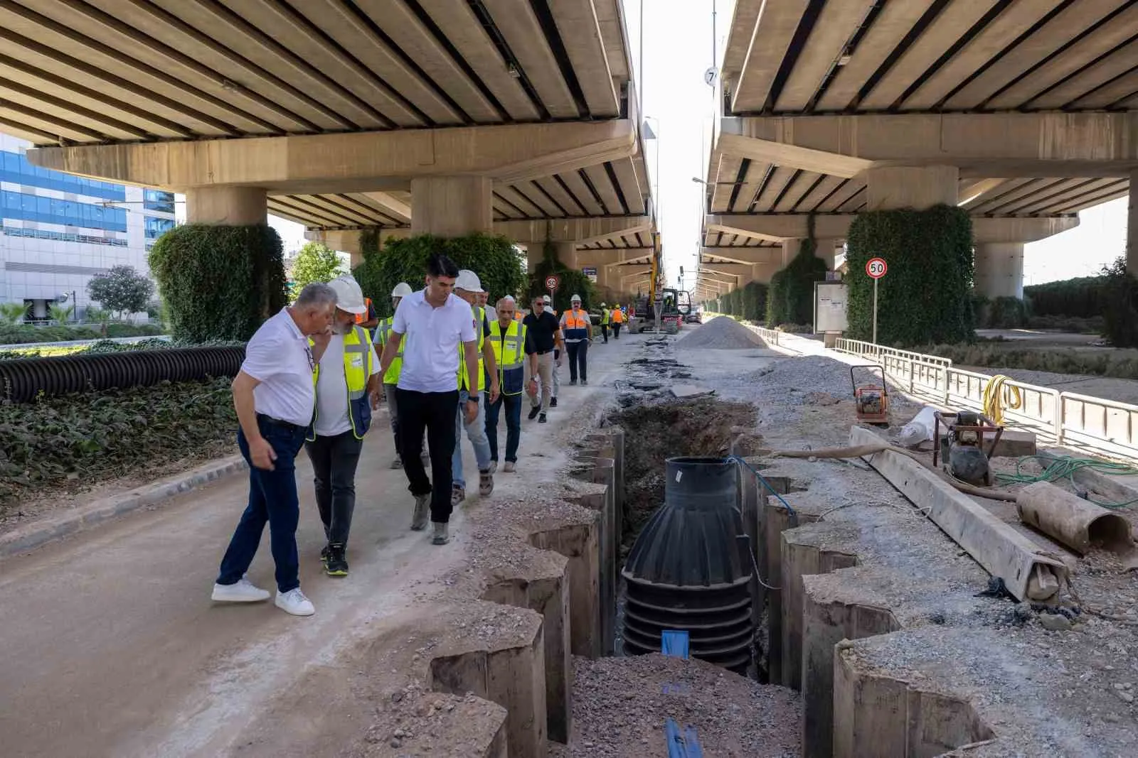 Alsancak’ta 16 Kilometrelik Dev Altyapı Hamlesi: Liman Caddesi’nde Geri Sayım Başladı