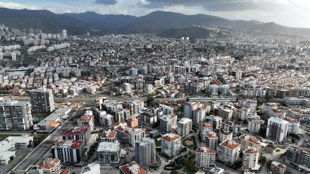 İzmir emlak piyasasında "alanın kazandığı" dönem: Fiyatlar yatay seyrediyor