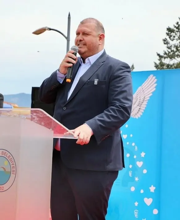 Menderes Belediyesinde rüşvet operasyonu: Başkan İlkay Çiçek dahil 13 kişi gözaltına alındı