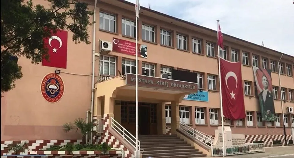 Efeler'de eğitimde yer değişikliği: İki okulda kapılar başka binalara açılacak