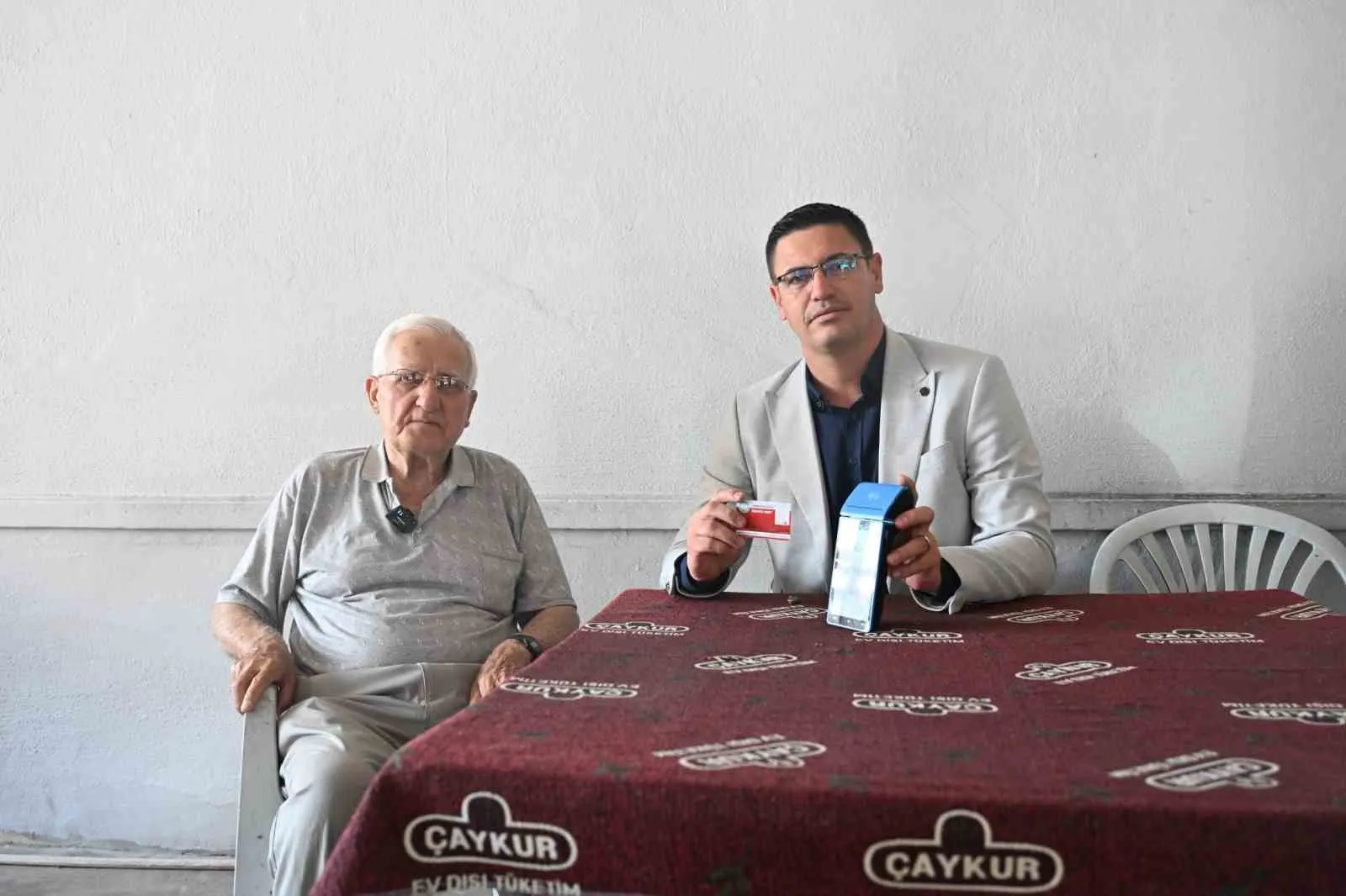 Manisa’da hizmet vatandaşa ulaştı: Kırsalda fatura ve dolum kuyruğu tarih oluyor