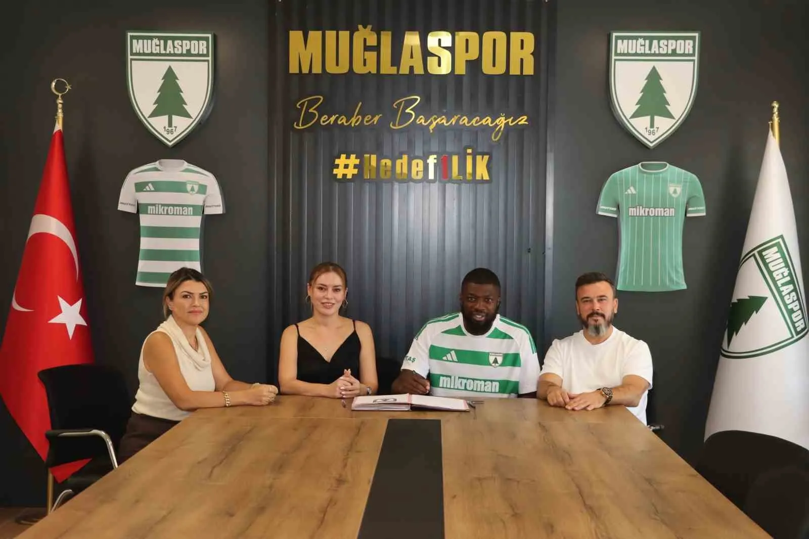 Bochum'un Mali Yıldızı Muğla'da: Sissoko Yeşil-Beyazlı Formayı Giydi