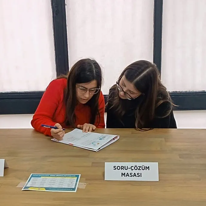 Efelerli gençlerin sınav başarısı için belediyeden dev destek adımı