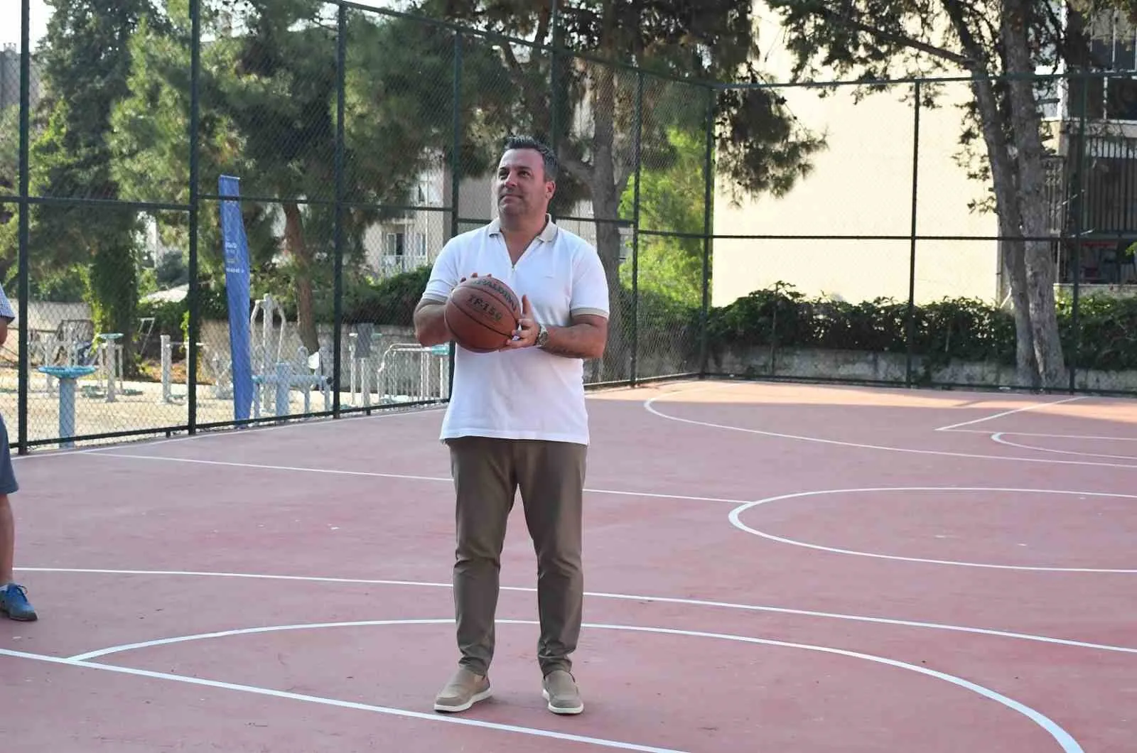 Kuşadası’nda duygusal tören: Sporun unutulmaz ismi artık bu sahada yaşayacak