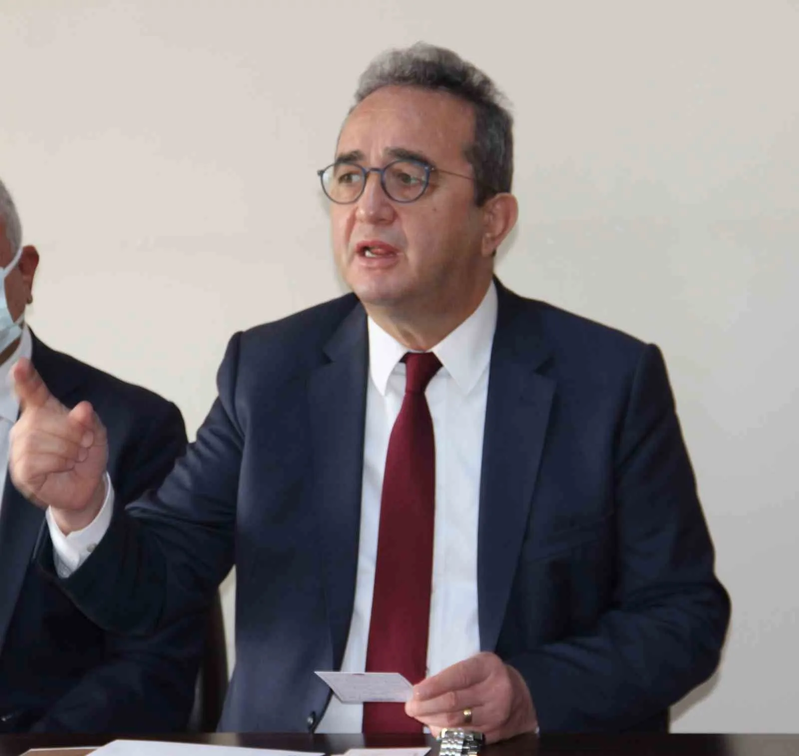 Kuşadası dosyasında kritik iz: Tezcan çiftinin ofisinde Londra detayı