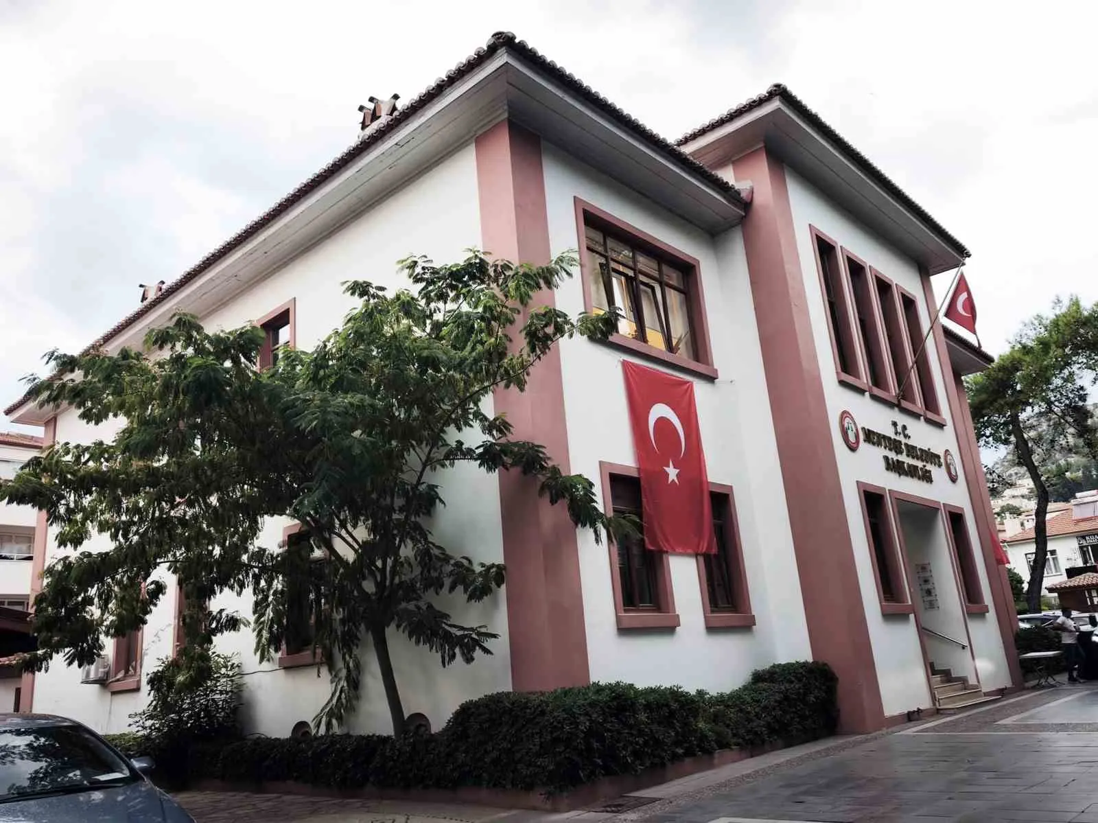 Menteşe’de mülkiyet krizi: Asırlık belediye binası için vakıf şoku
