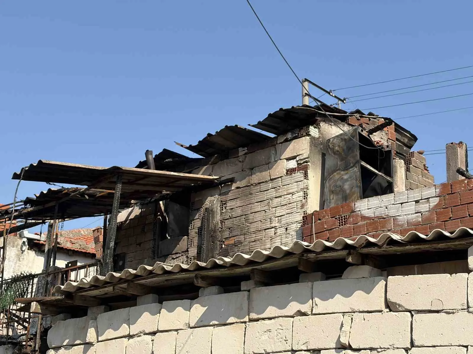 Çiğli'de alevler arasında kalan anneanne ve torunundan acı haber geldi