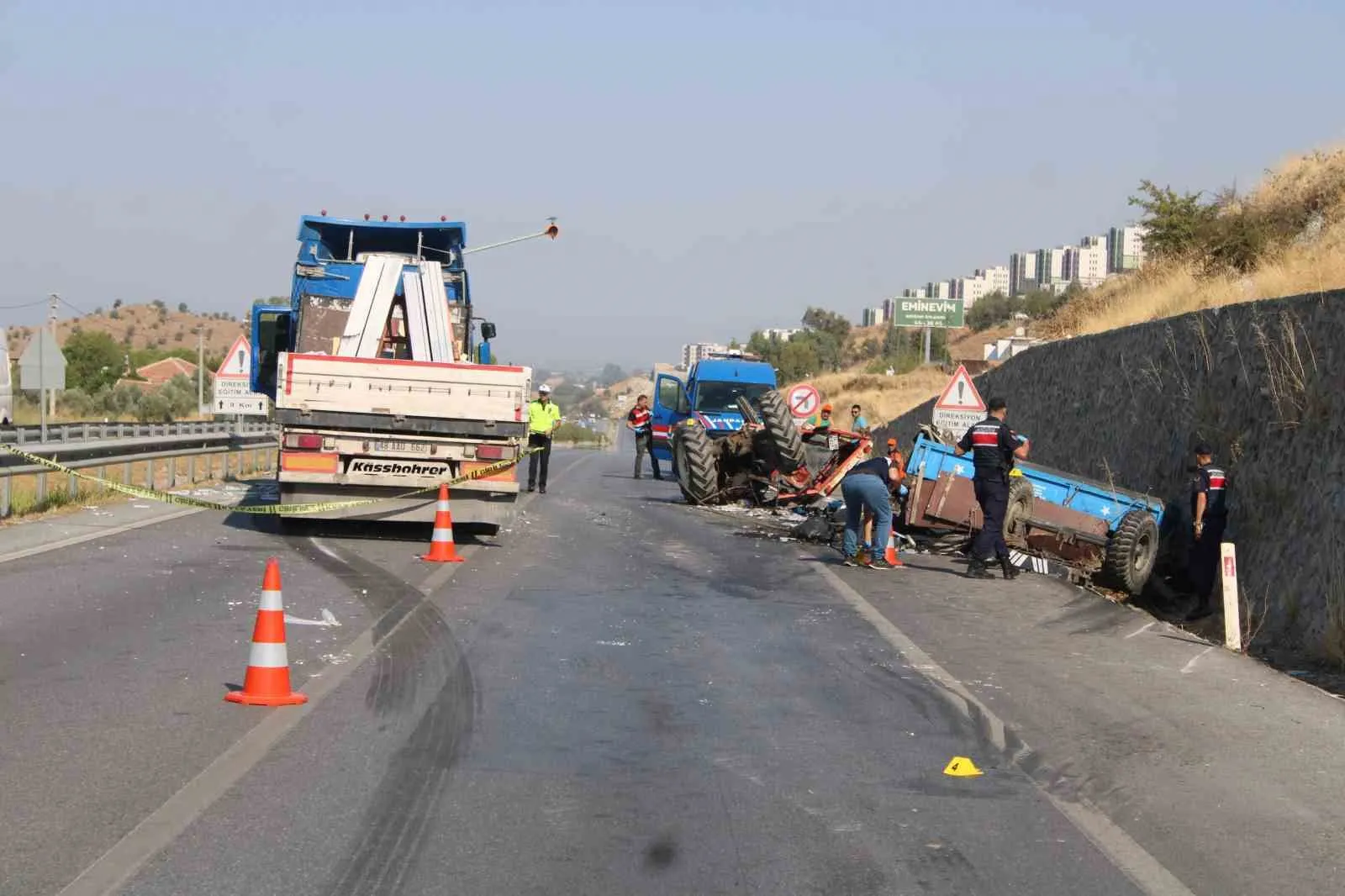Aydın’da mermer yüklü tır ile traktör çarpıştı: Bir can kaybı