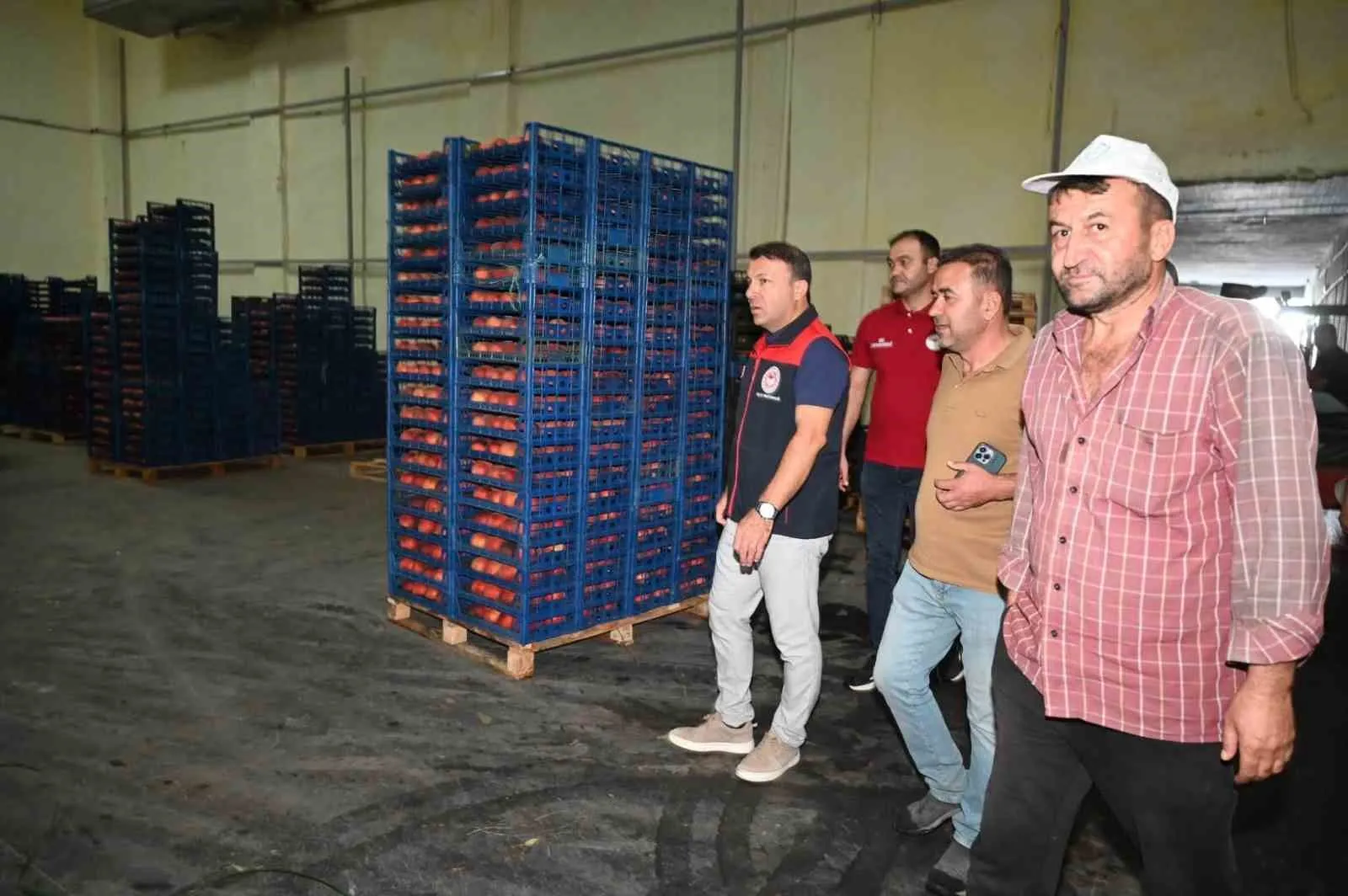 Çivril’in şeftali bereketi tesis ziyaretiyle taçlandı: Üreticiye tam destek vurgusu