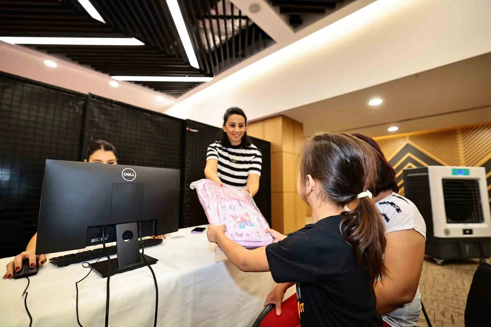 Minik öğrencilerin okul heyecanına Denizli Büyükşehir’den dev destek