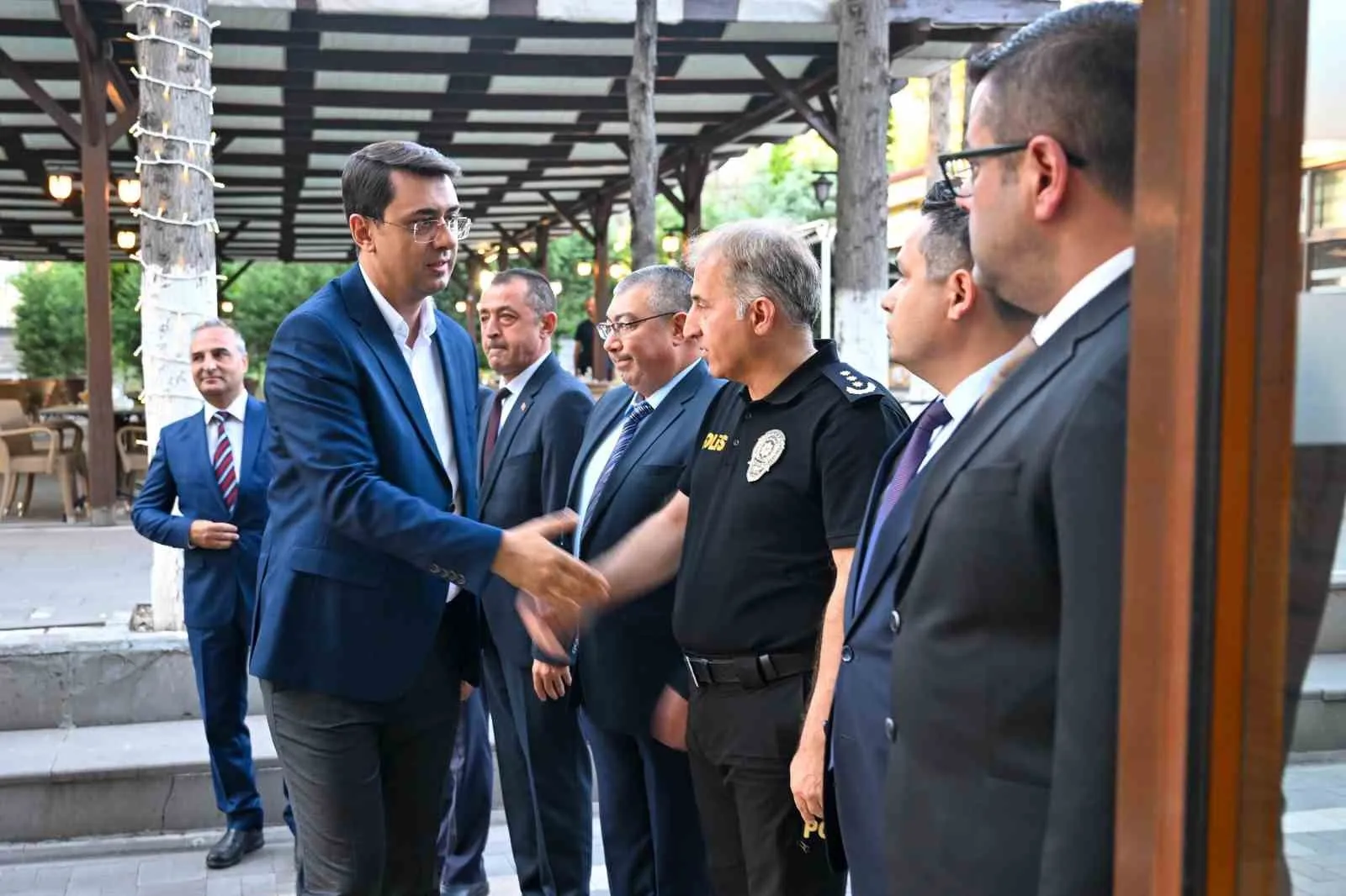 Uşak’ta Polis Teşkilatında Dualı Veda: Terfi Edenlere Rütbe, Uğurlananlara Plaket