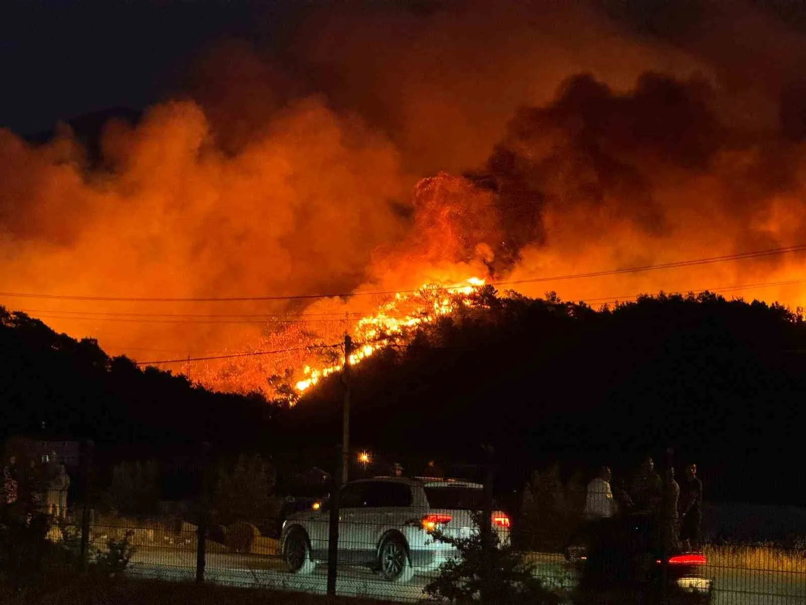 Fethiye'de Yangın Panik Yarattı: Huzurevi Sakinleri Hastaneye Sevk Edildi