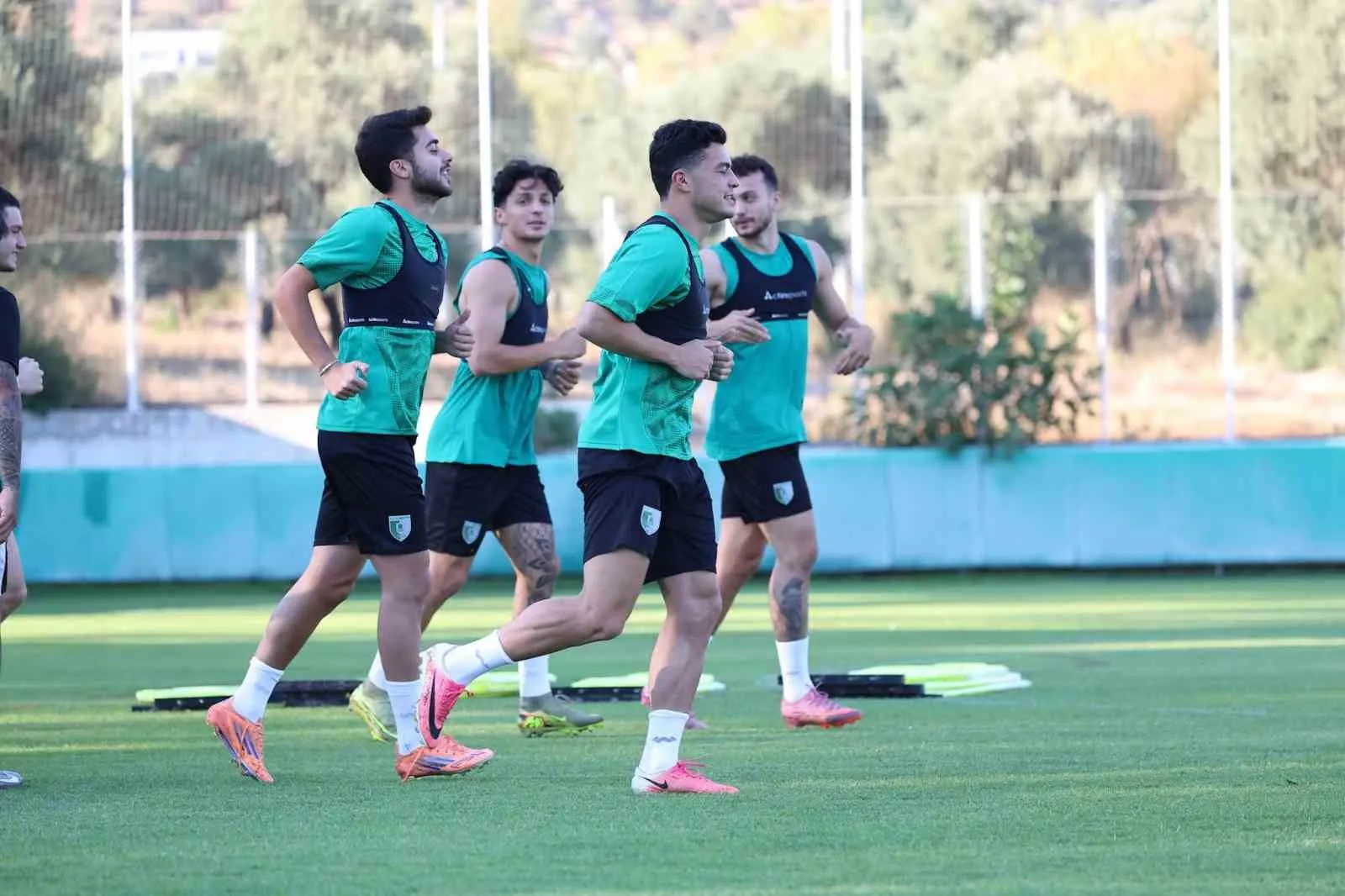 Bodrum FK'da Burhan Eşer'den taraftara çağrı: Gençlerimize sahip çıkalım