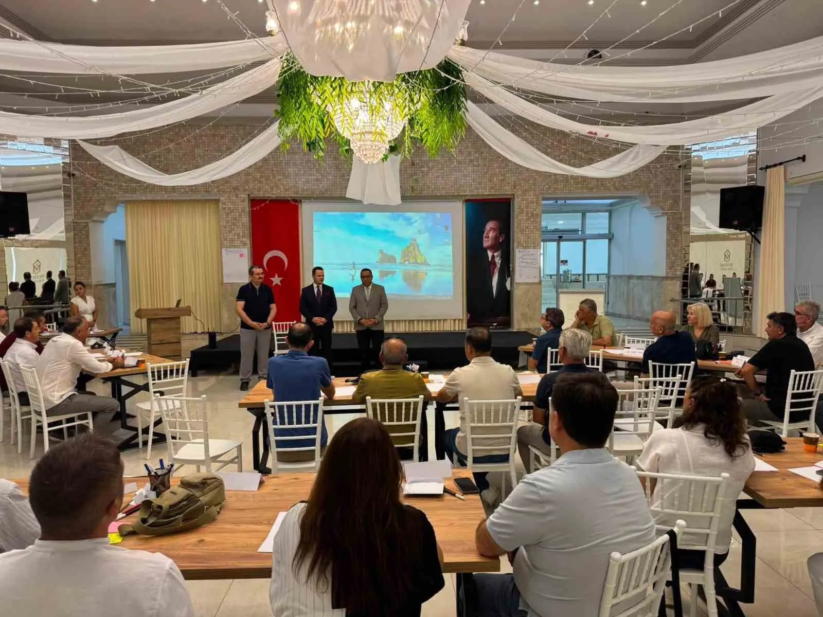 Menteşe’de eğitim yönetiminde yeni vizyon: Müdürlere kapsamlı seminer