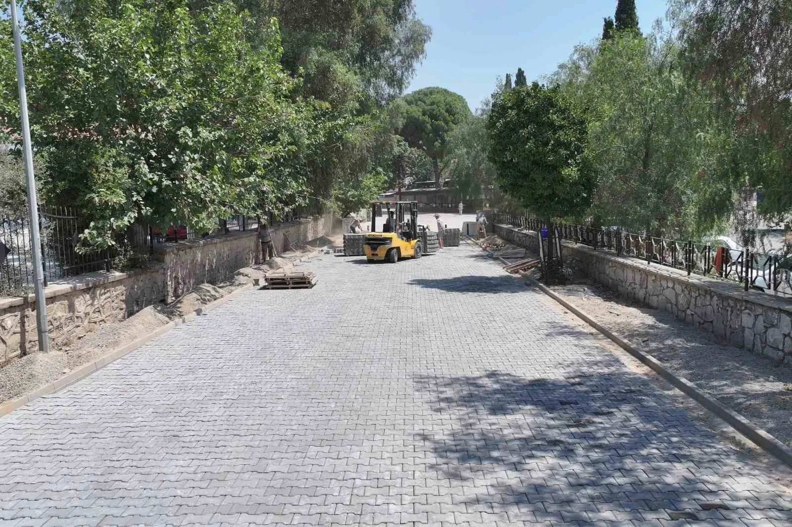 Efeler’in yolları modern bir görünüme kavuştu: 25 bin metrekarelik dev yenileme