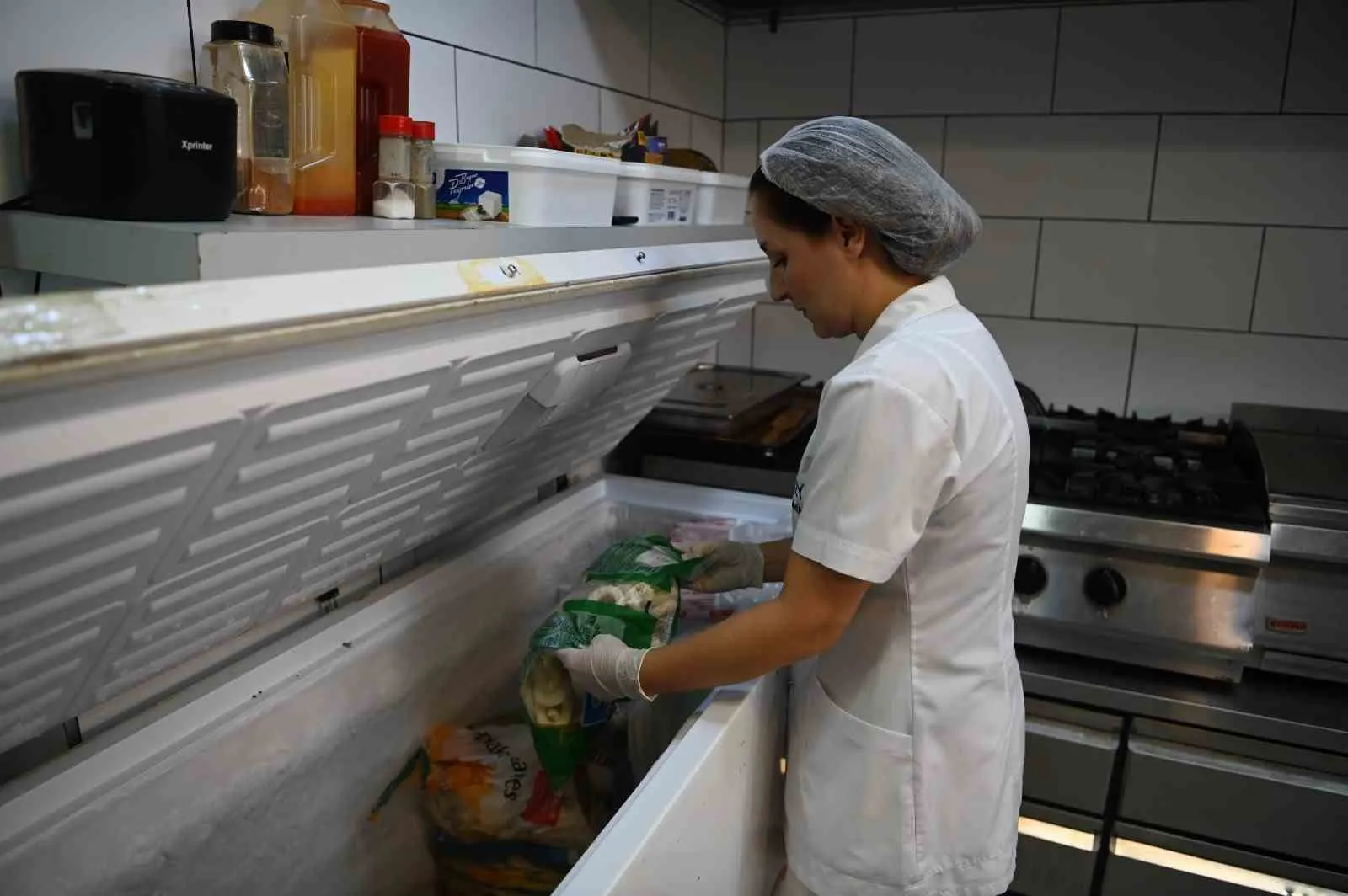 Kuşadası'nda lezzet duraklarında sağlık mesaisi: Uzmanlar her noktayı mercek altına alıyor