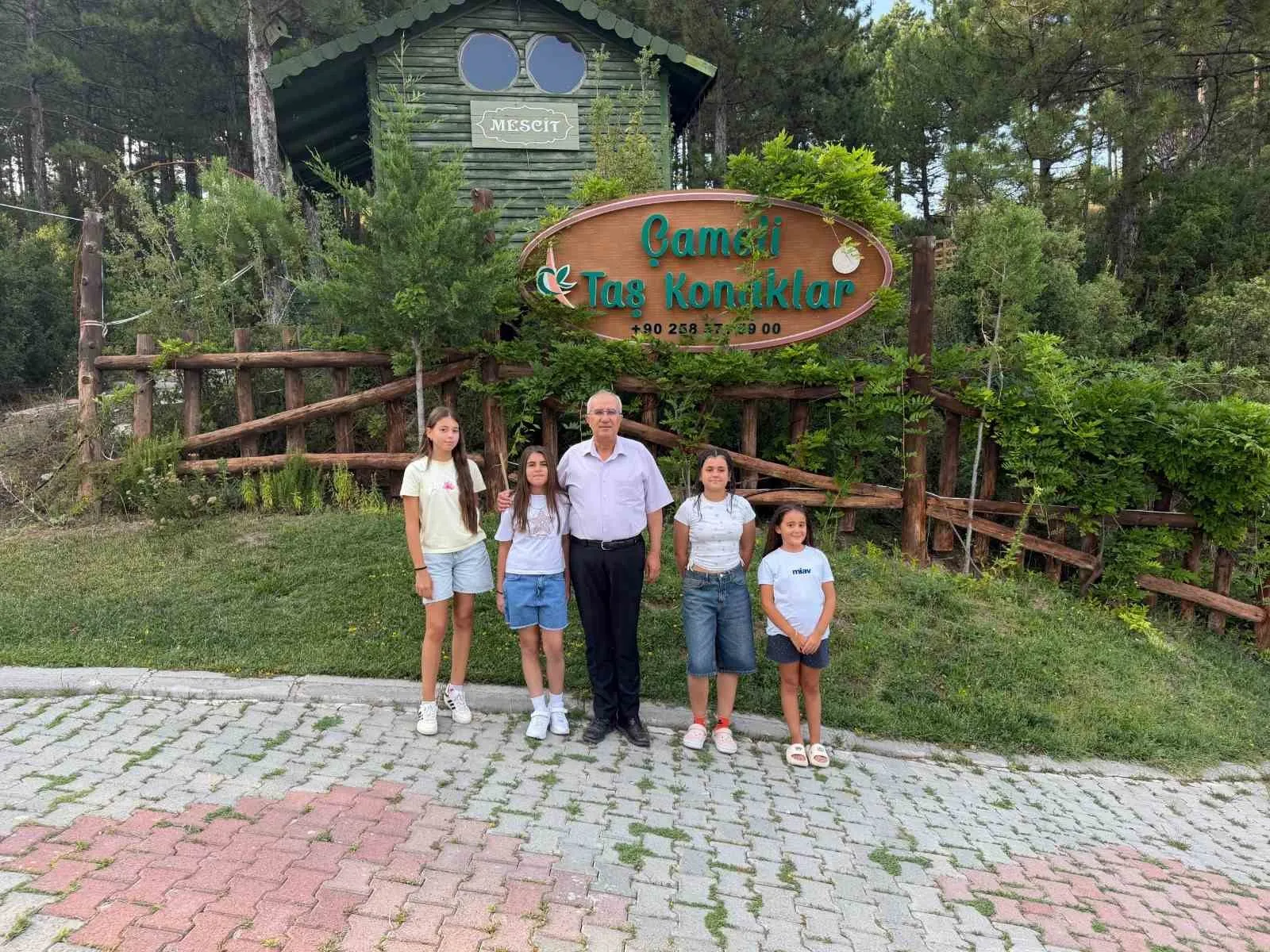 Namazı Sanatla Anlattılar, Ödülleri Çameli’nde Buldu