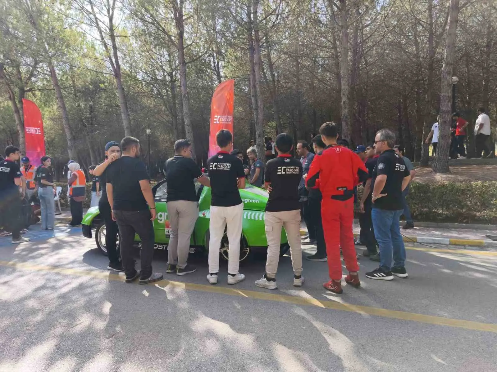Geleceğin teknolojisi Denizli'de şekilleniyor: DOSTEK Koleji final biletini kaptı