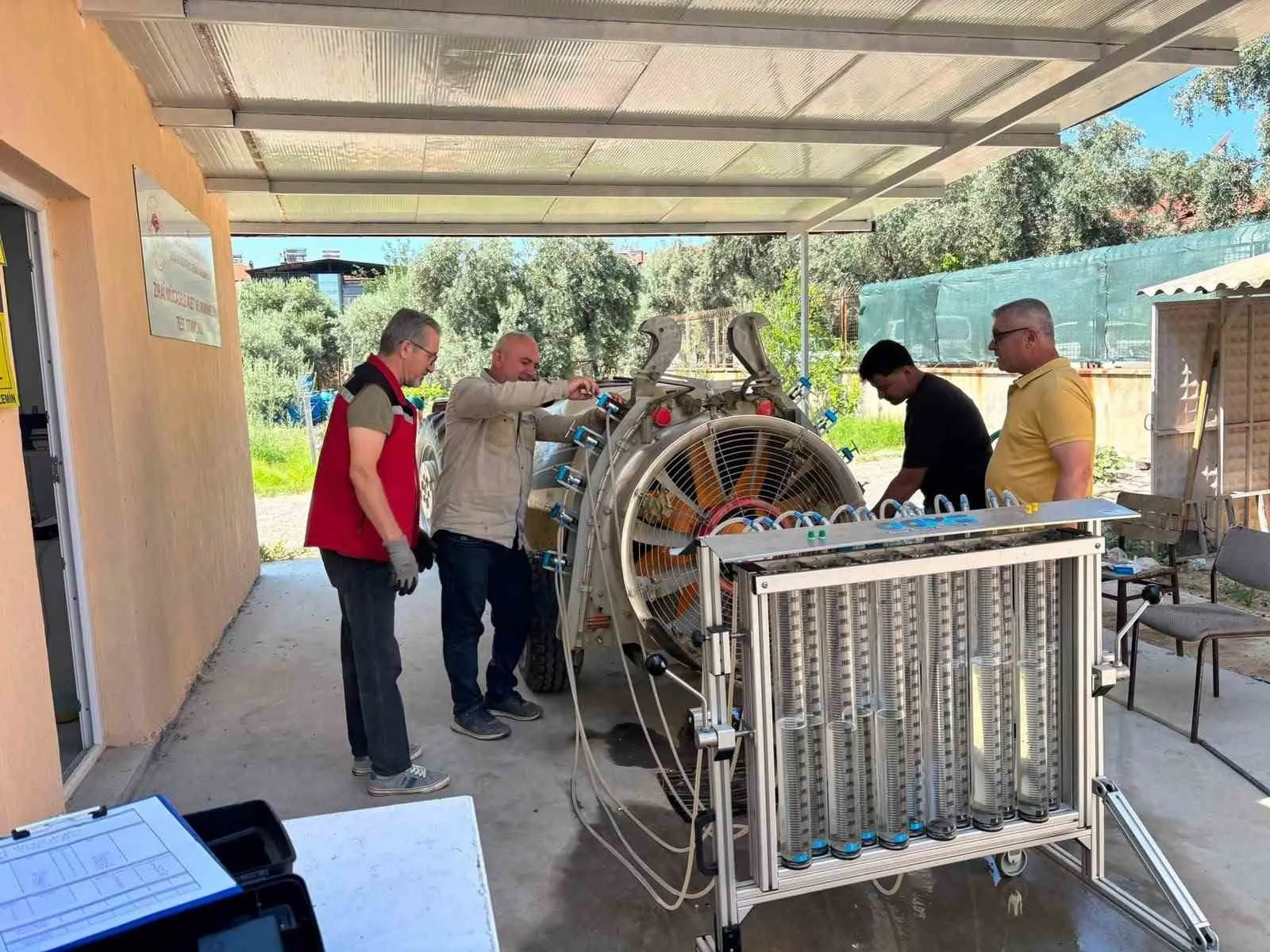 Sarıgöl çiftçisi için yeni dönem: İlaçlama makinelerine bilimsel denetim başladı