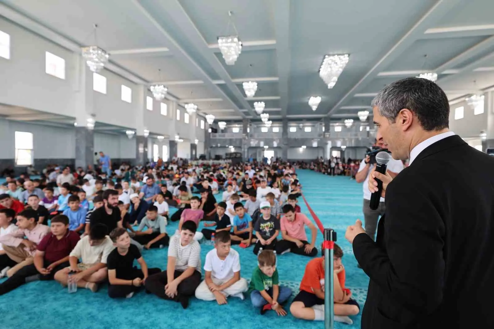 Afyonkarahisar’da yaz kursları sona erdi: 35 bin öğrenciye anlamlı veda
