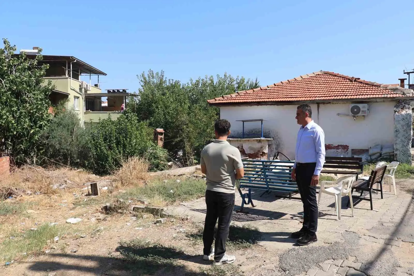 Koçarlı’da Konforlu Ulaşım İçin Mesai: Kocababa Caddesi Yenileniyor