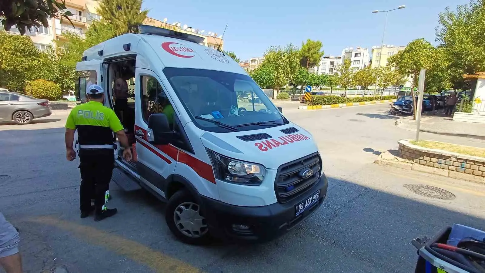 Aydın’da trafik kazası: Kavşakta çarpışan iki motosikletin sürücüleri yaralandı