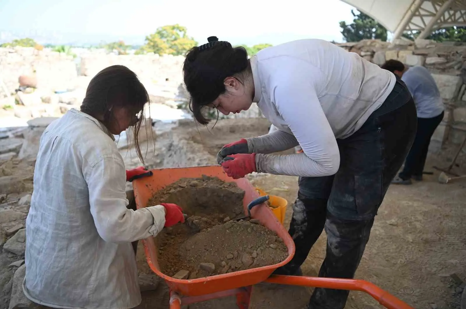 Antik çağın ticaret yasakları Anaia’da gün yüzüne çıkıyor: 5 bin yıllık höyükte yeni dönem