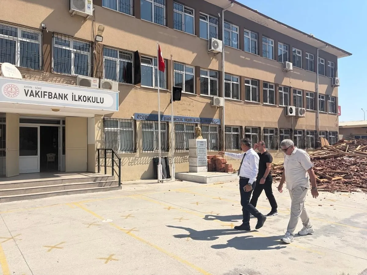 Söke'de Eğitim Seferberliği: Vakıfbank İlkokulu'nun Çatısı Yenileniyor