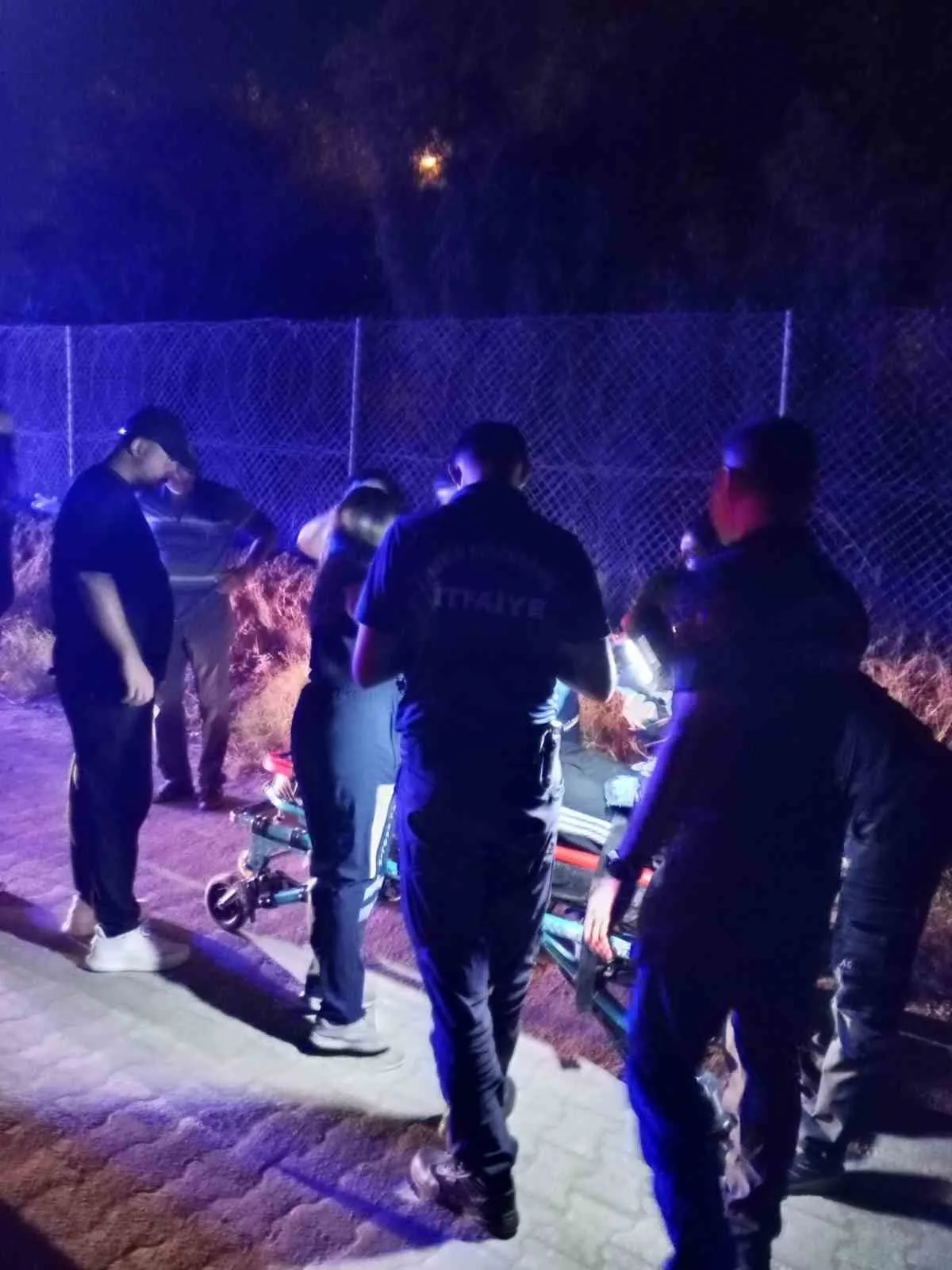 Efeler’de Direksiyon Hakimiyeti Kayboldu: Devrilen Araçta Mahsur Kalan Sürücüyü İtfaiye Kurtardı