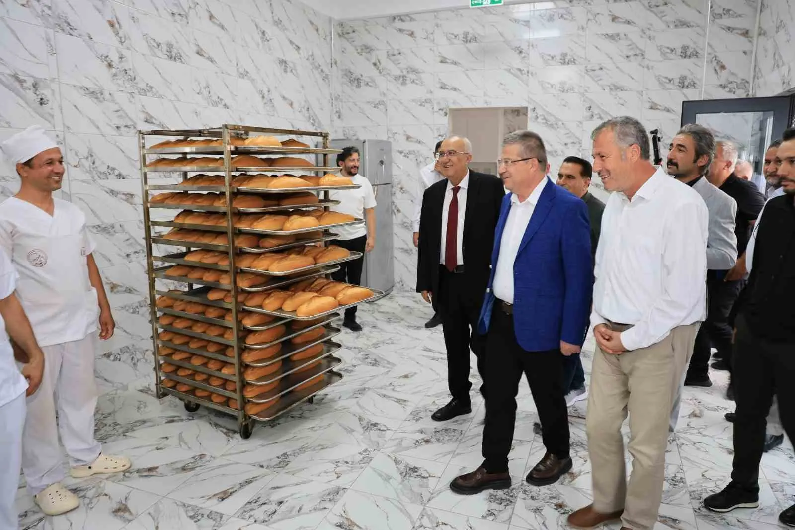 Çameli’de hizmet seferberliği: Hem fırın açıldı hem dev projelerin müjdesi verildi