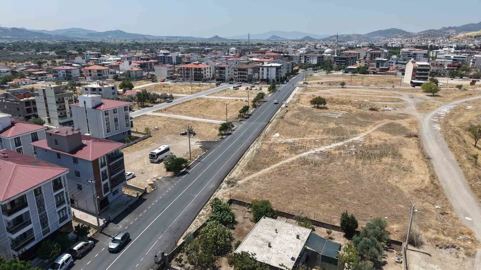 Bergama’da ulaşım seferberliği: Okul yolları ve kırsal arterler baştan aşağı yenileniyor