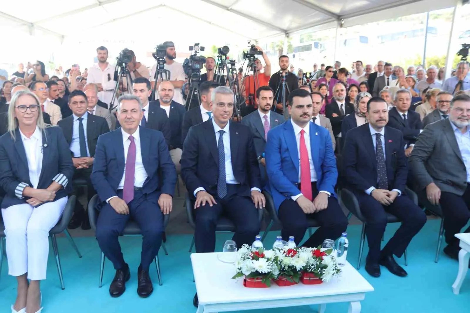 İzmir’in sağlık vizyonunda dev adım: Tınaztepe Şehir Hastanesi için düğmeye basıldı