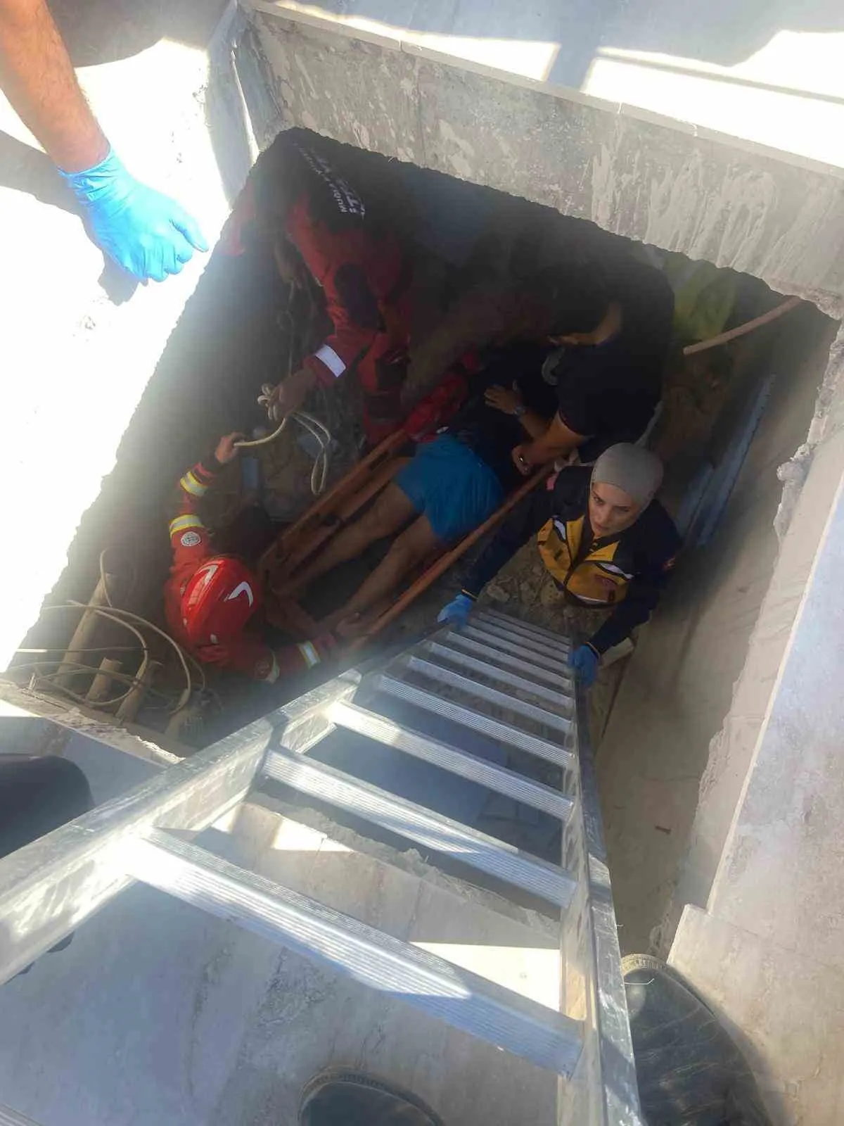 Bodrum’da talihsiz kaza: Havuz dairesinde mahsur kalan kişiyi ekipler kurtardı