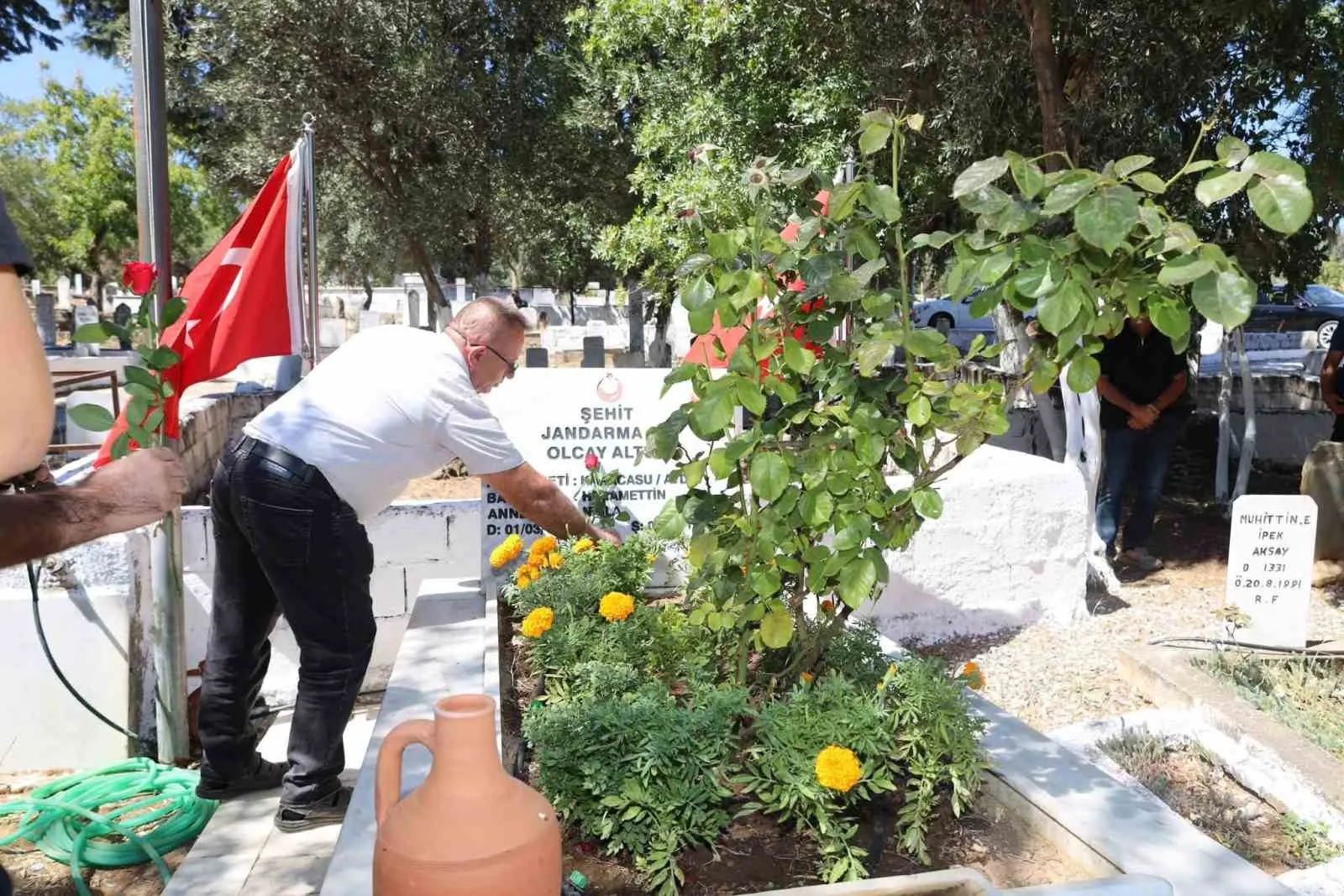 Karacasu’nun vefalı duruşu: Şehit Olcay Altun kabri başında anıldı