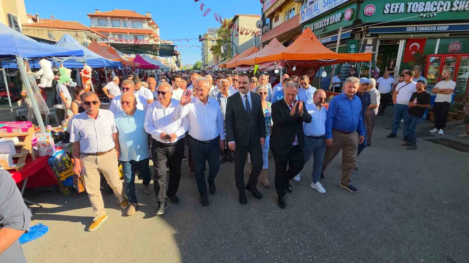 Karacasu’da 37. Festivalde Gelenek Büyüdü: 14 Metre 70 Santimlik Pide Görücüye Çıktı