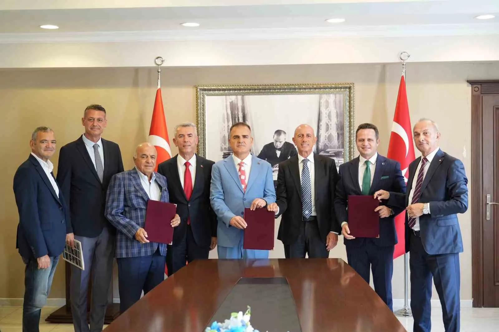 Bodrum'un miniklerine İzzet Garih eliyle yeni yuva: Turgutreis'te imzalar atıldı