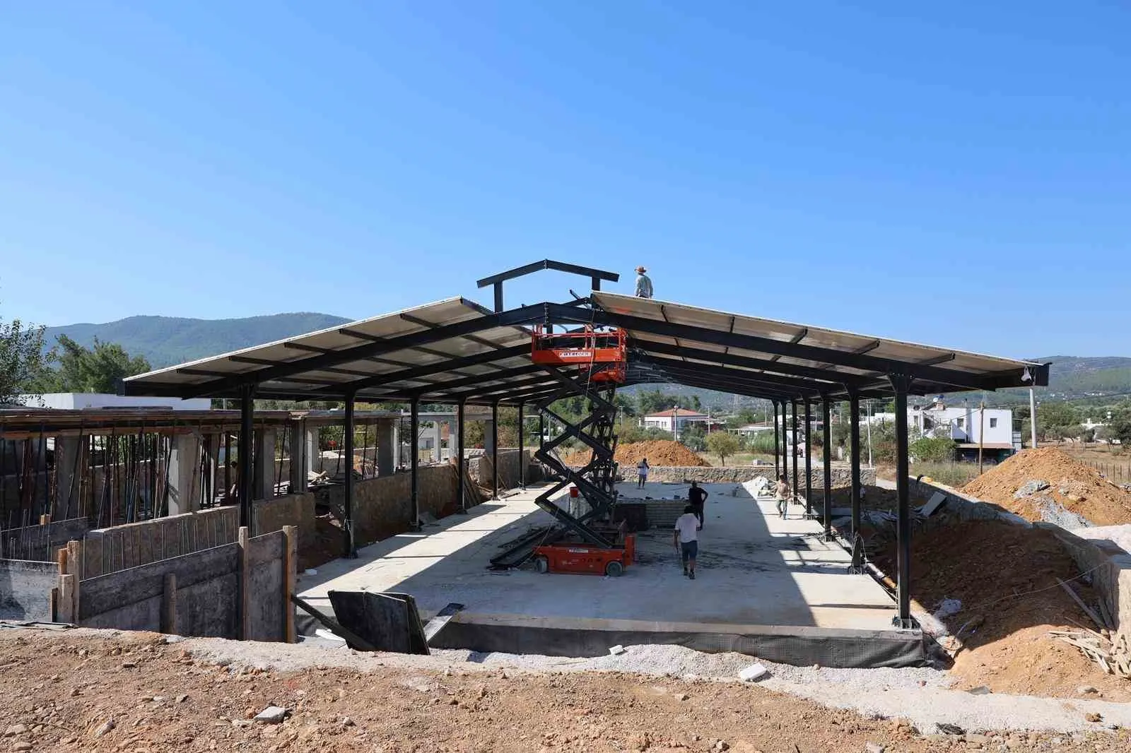 Pınarlıbelen’e Modern Buluşma Noktası: Projenin Yüzde 75’lik Bölümü Tamamlandı