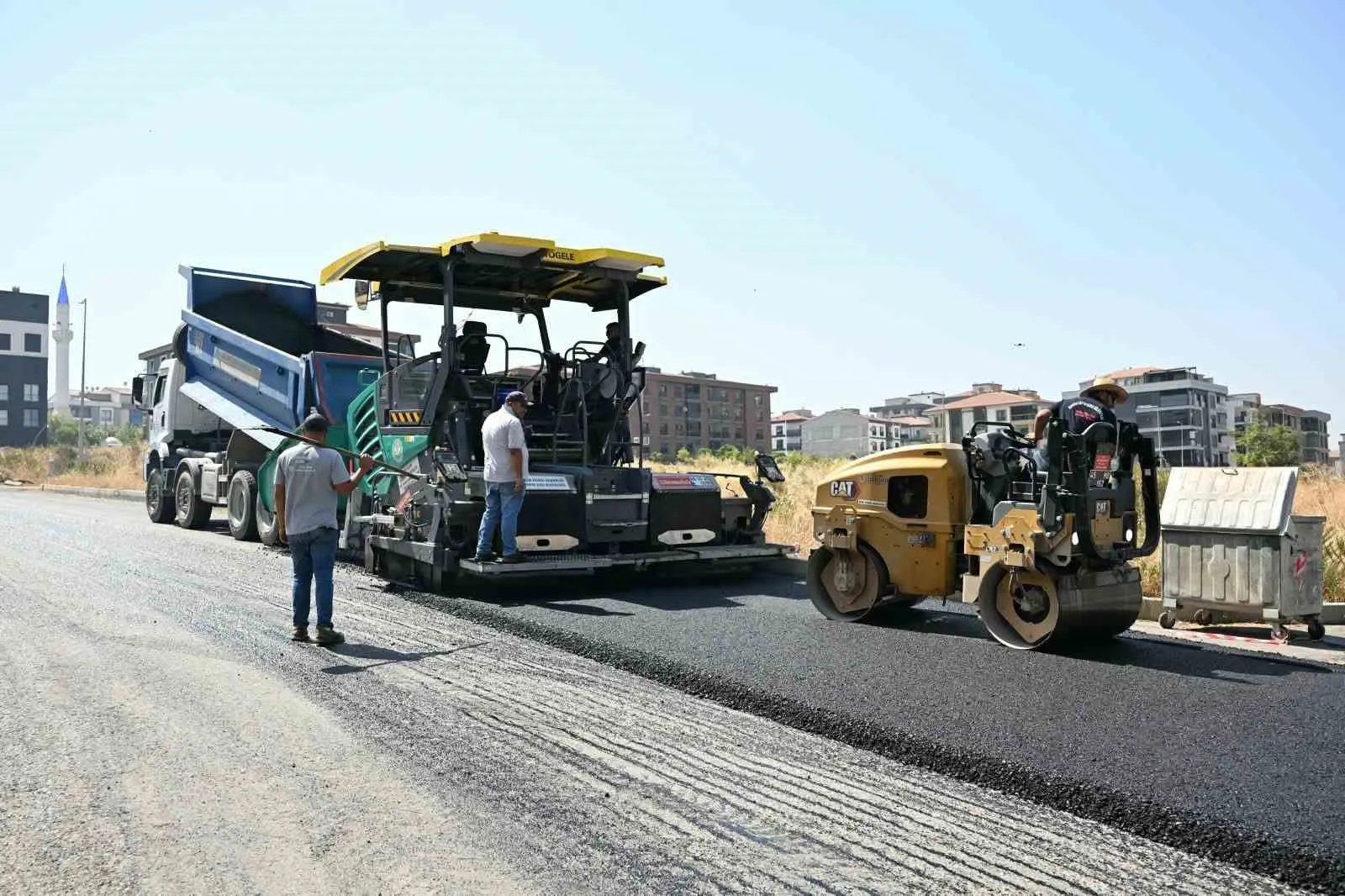 Turgutlu’da Asfalt Seferberliği: Ergenekon Mahallesi’nin 4 Ana Arteri Konforlu Ulaşıma Kavuşuyor