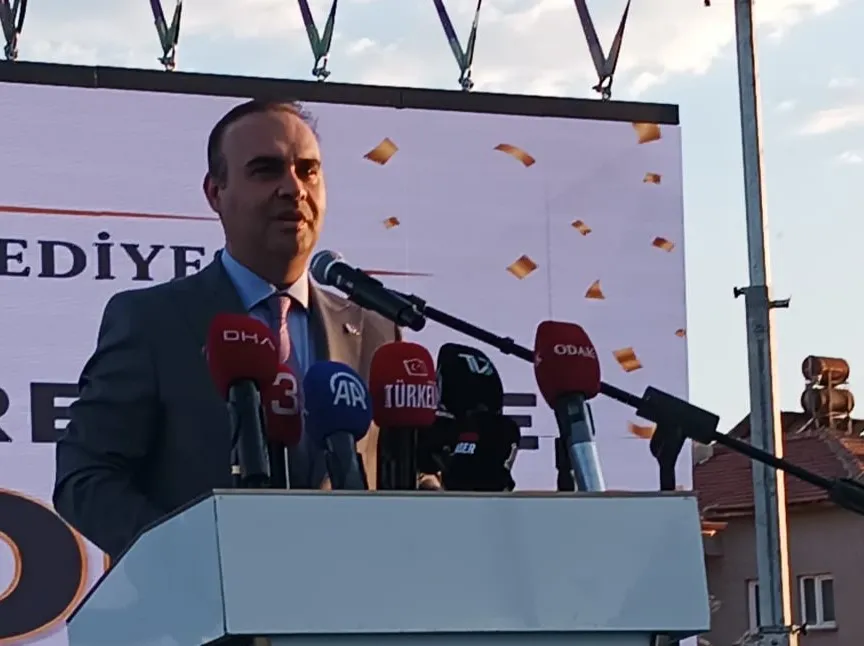 Bakan Kacır'dan 25. yıl vurgusu: Hizmet siyaseti ile yozlaşma arasına net çizgi