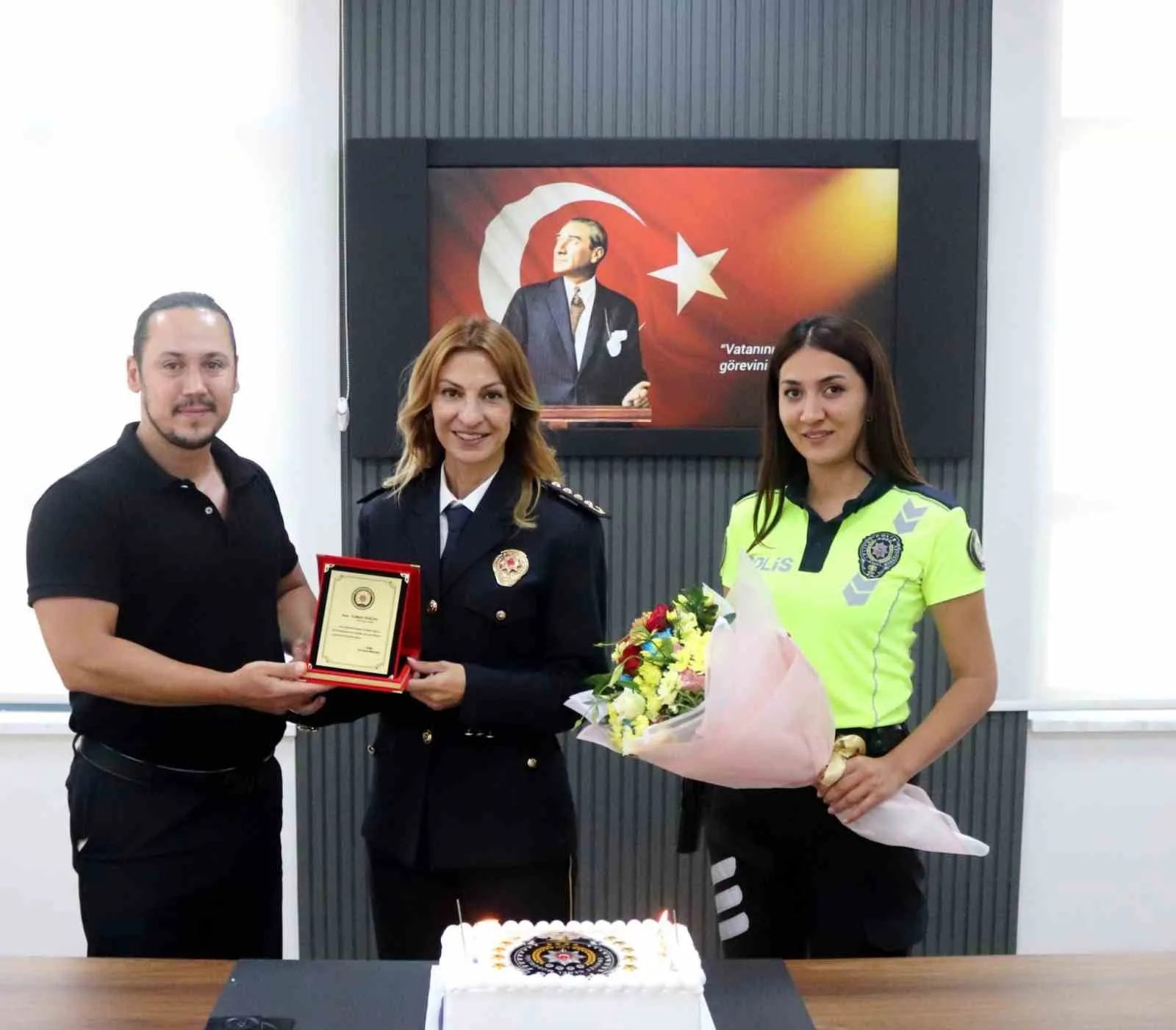 Yatağan’da bir ilk: Kadın emniyet müdürü Doğan’a üstün başarı terfisi